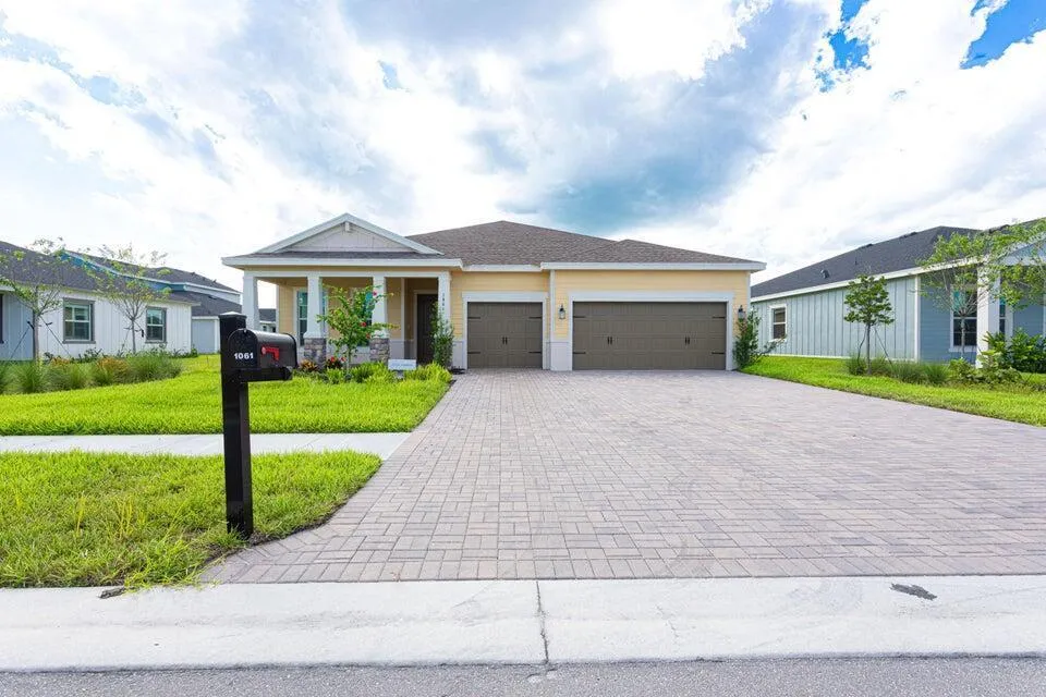 1061 Haywagon Trail Loxahatchee, FL 33470