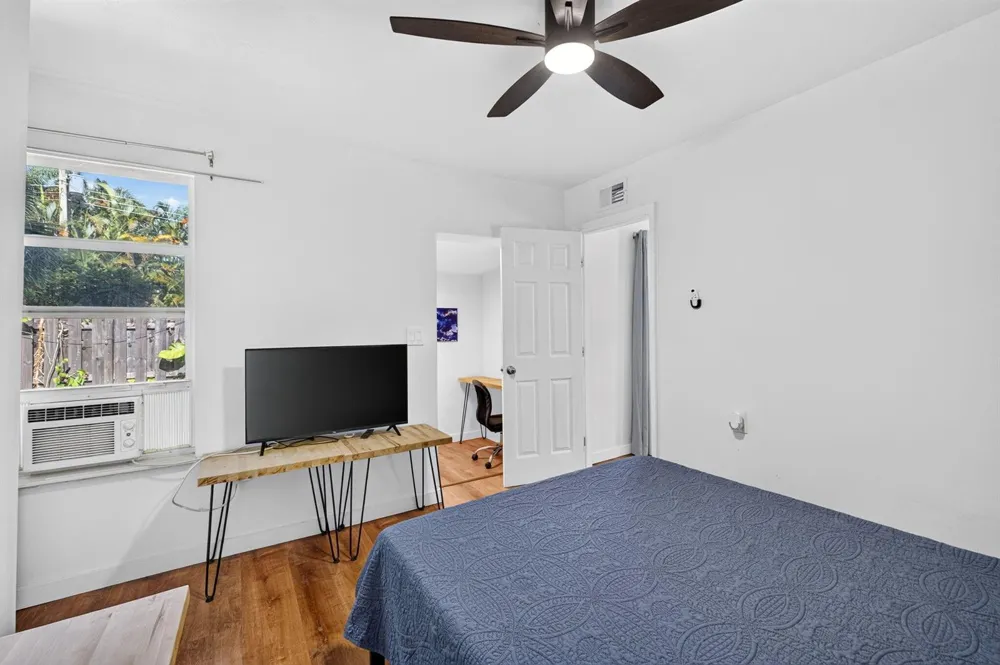 2702 NE 9TH AVENUE #1/2 Wilton Manors, FL 33334
