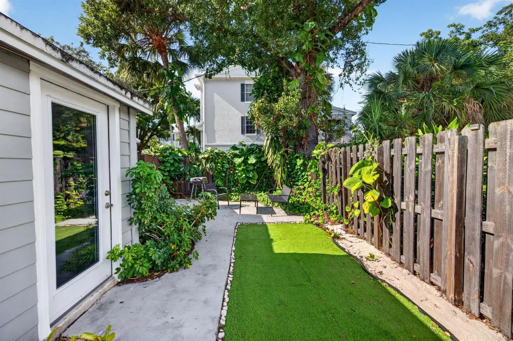 2702 NE 9TH AVENUE #1/2 Wilton Manors, FL 33334