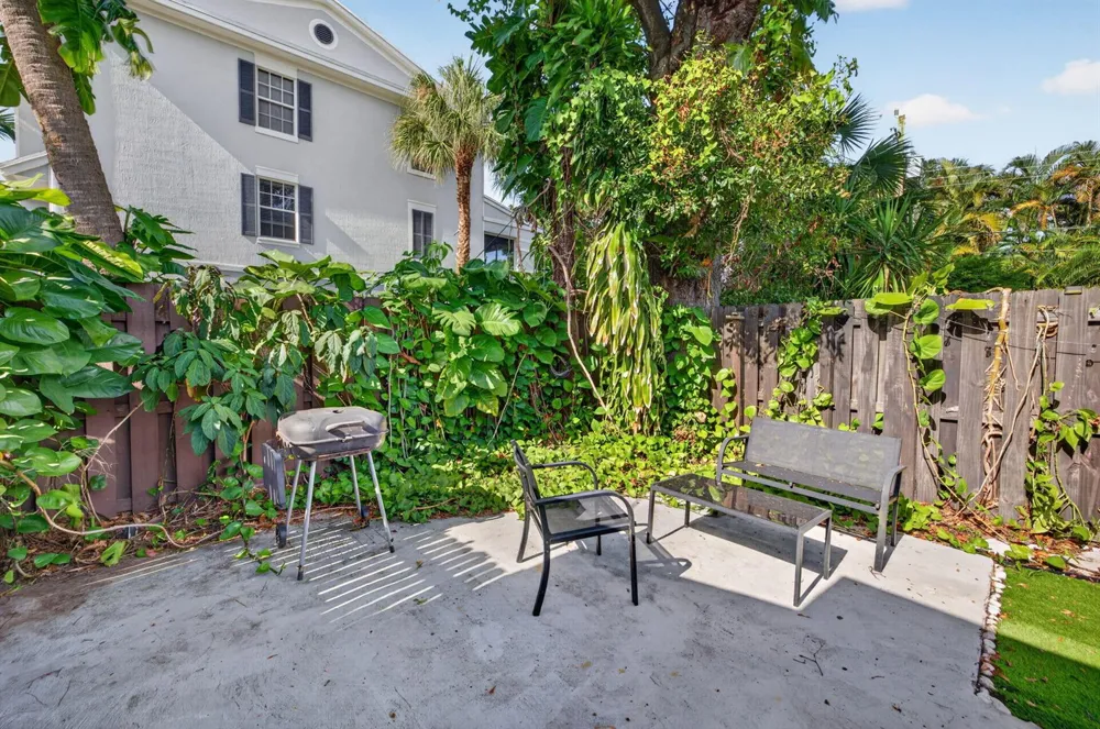 2702 NE 9TH AVENUE #1/2 Wilton Manors, FL 33334