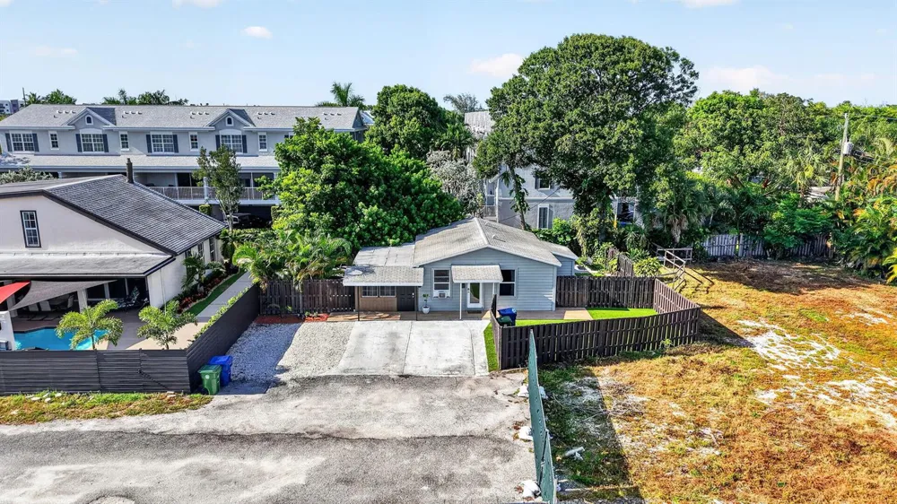 2702 NE 9TH AVENUE #1/2 Wilton Manors, FL 33334