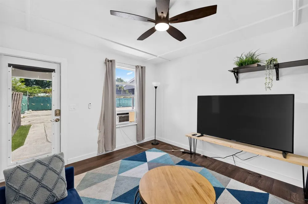 2702 NE 9TH AVENUE #1/2 Wilton Manors, FL 33334