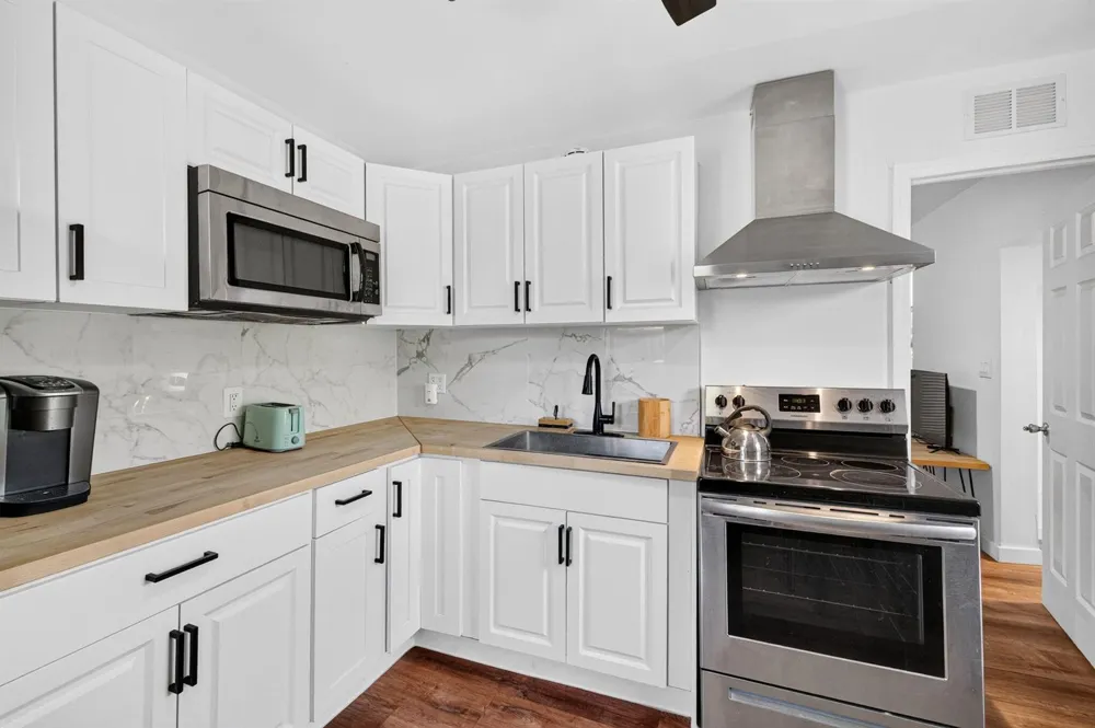 2702 NE 9TH AVENUE #1/2 Wilton Manors, FL 33334