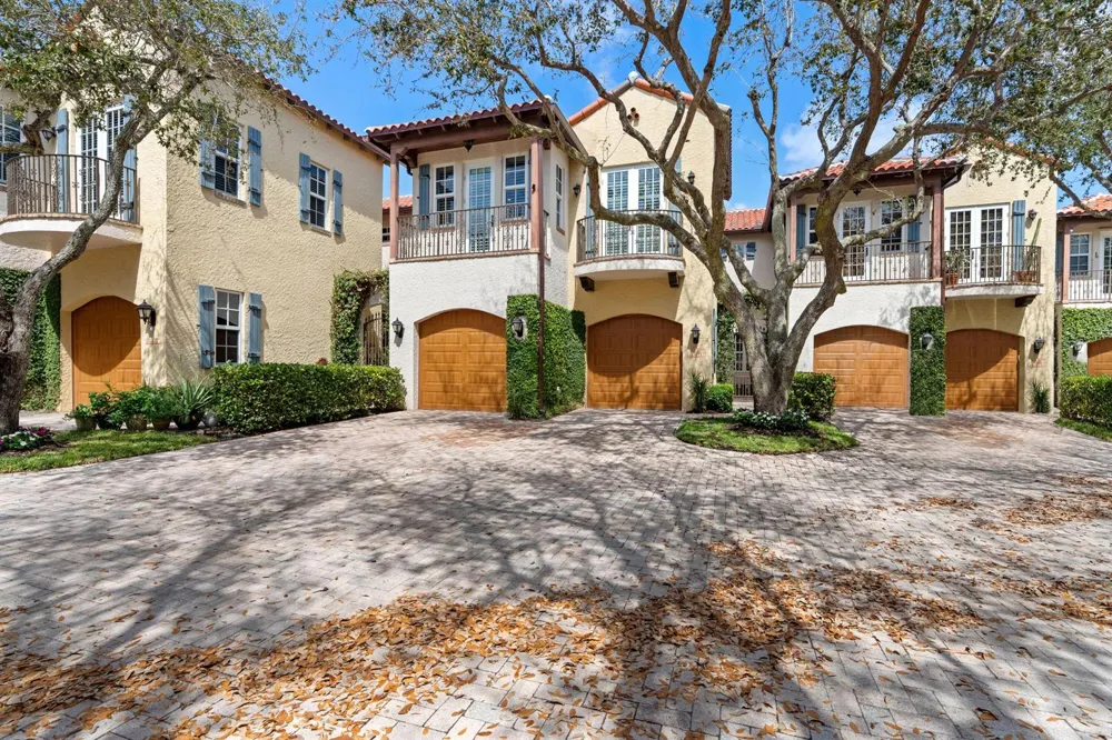 1027 Coralina Lane Delray Beach, FL 33483