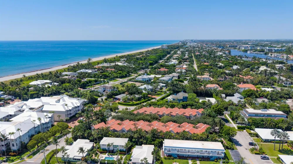 1027 Coralina Lane Delray Beach, FL 33483