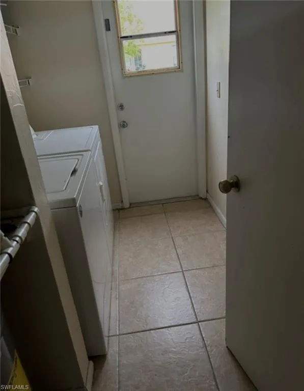 919 SE 8 TERRACE #5 Cape Coral, FL 33990