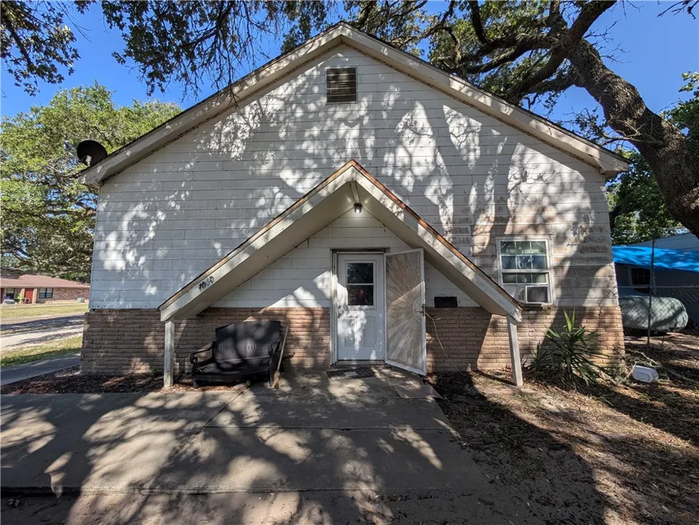 1060 S Whitney Street Aransas Pass, TX 78336