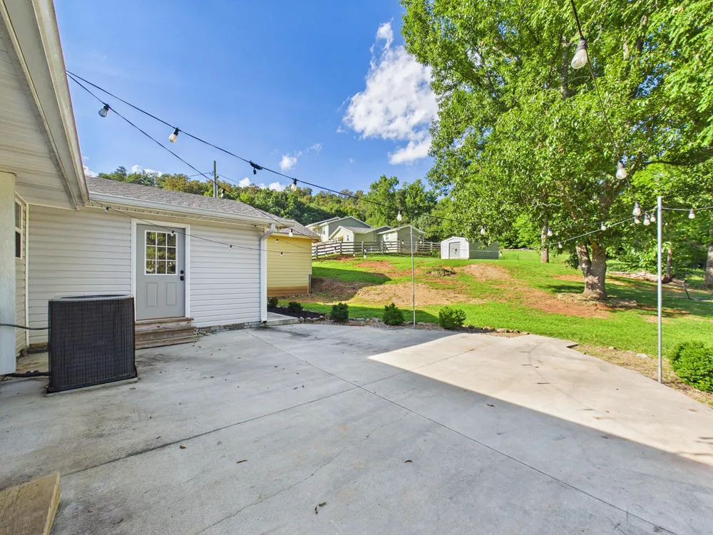 405 County Road 439 Athens, TN 37303