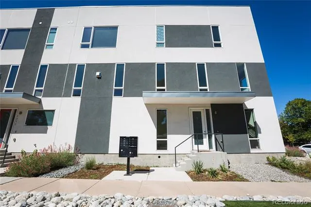 3207 W 17th Avenue Denver, CO 80204