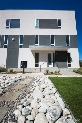 3207 W 17th Avenue Denver, CO 80204