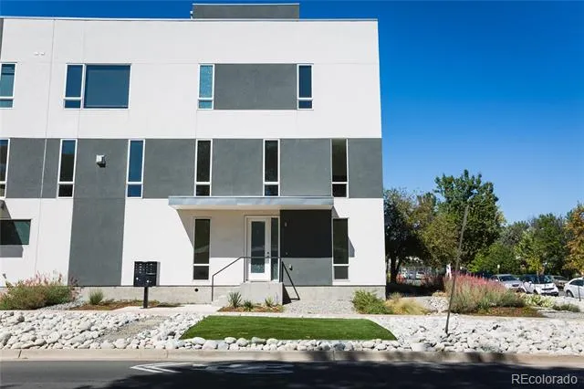 3207 W 17th Avenue Denver, CO 80204