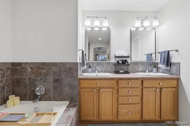 6607 S Forest Way #E Centennial, CO 80121