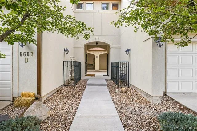 6607 S Forest Way #E Centennial, CO 80121