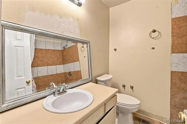 17645 E Loyola Drive #A Aurora, CO 80013