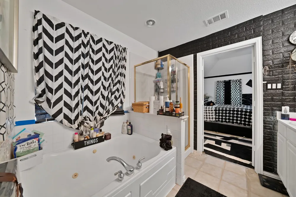 2716 Rochelle Point Irving, TX 75062