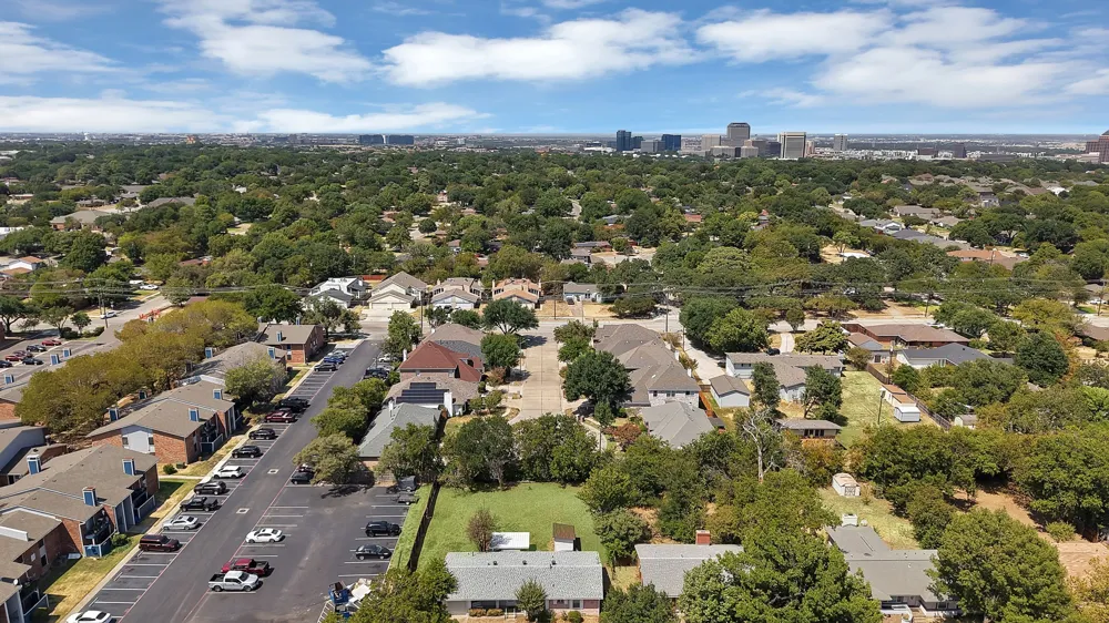 2716 Rochelle Point Irving, TX 75062