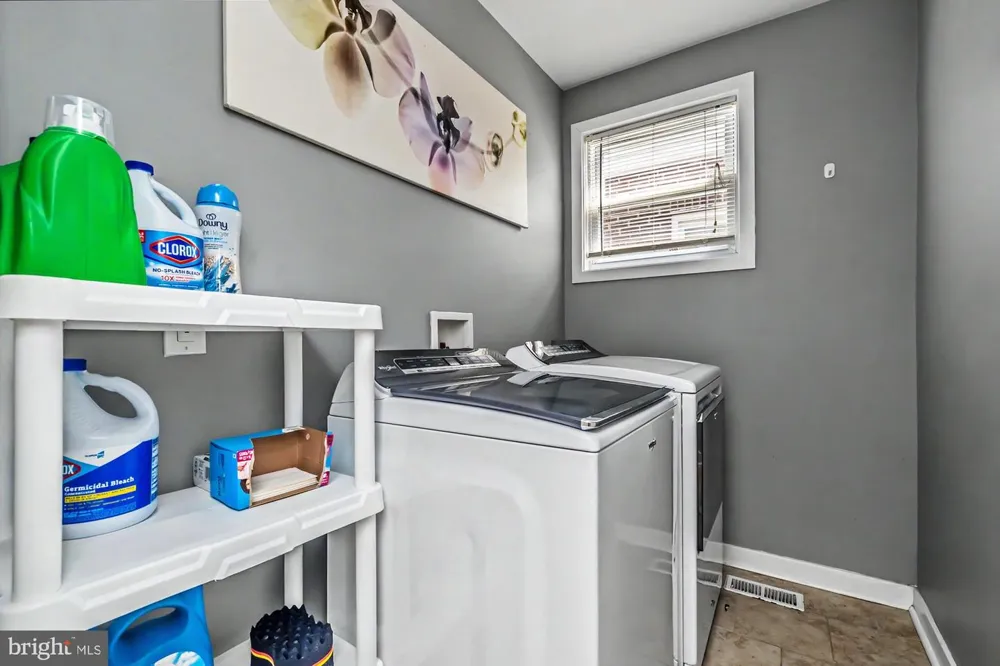4922 PINE STREET Philadelphia, PA 19143