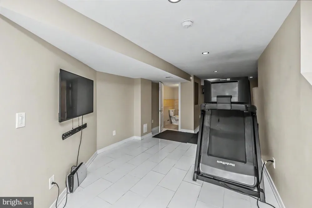 4922 PINE STREET Philadelphia, PA 19143