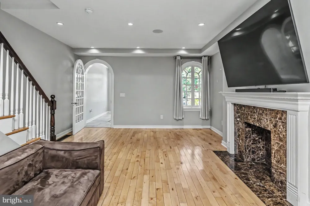 4922 PINE STREET Philadelphia, PA 19143