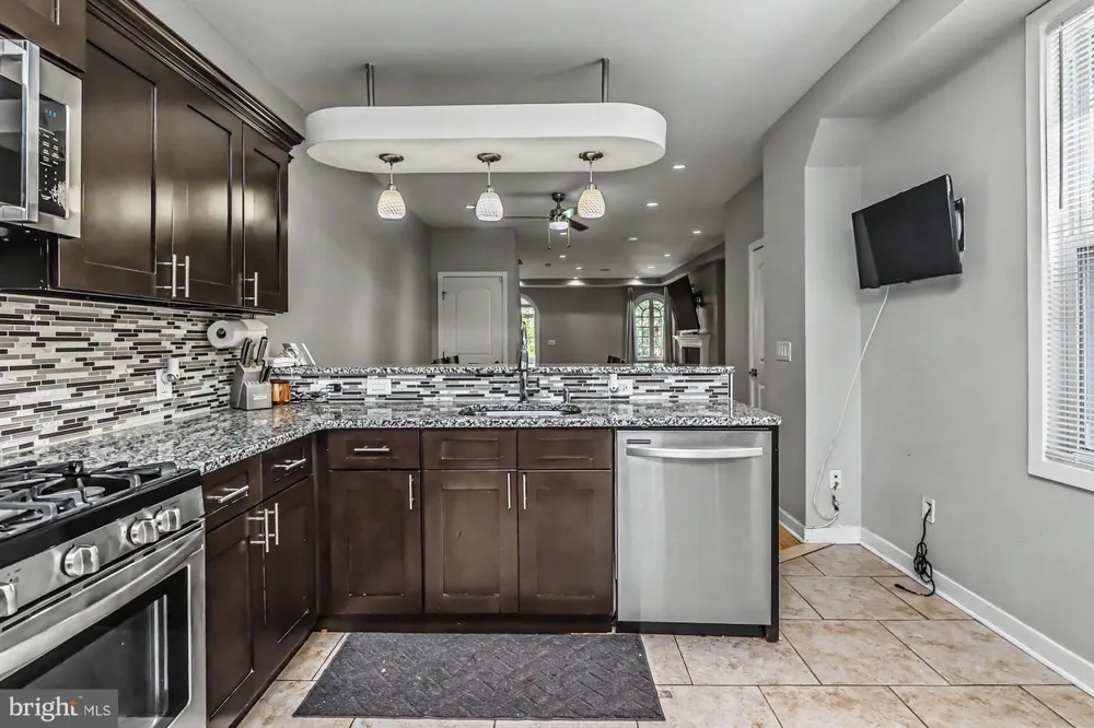 4922 PINE STREET Philadelphia, PA 19143