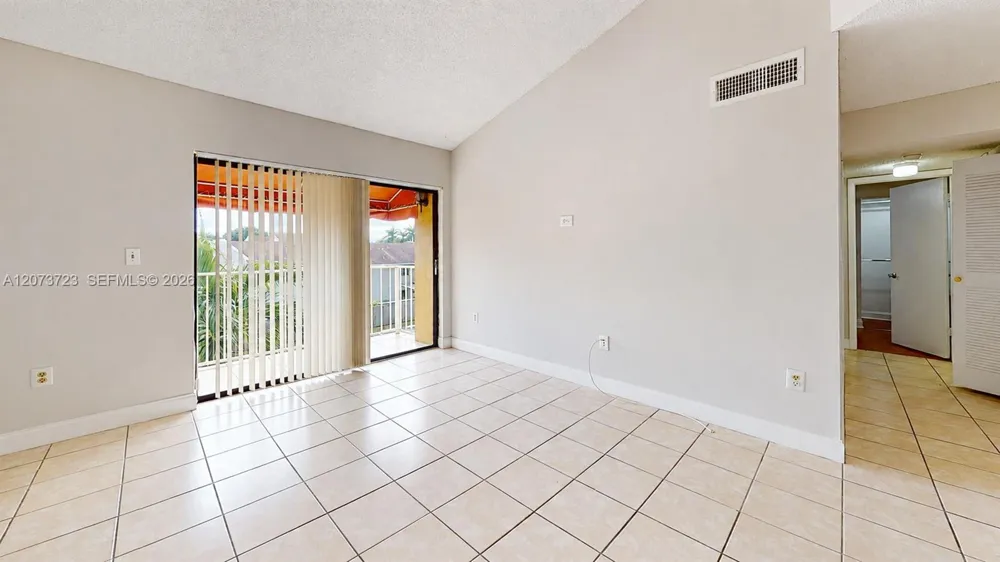 15600 SW 80th St #L-304 Miami, FL 33193