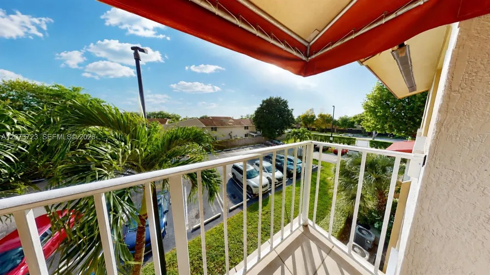 15600 SW 80th St #L-304 Miami, FL 33193