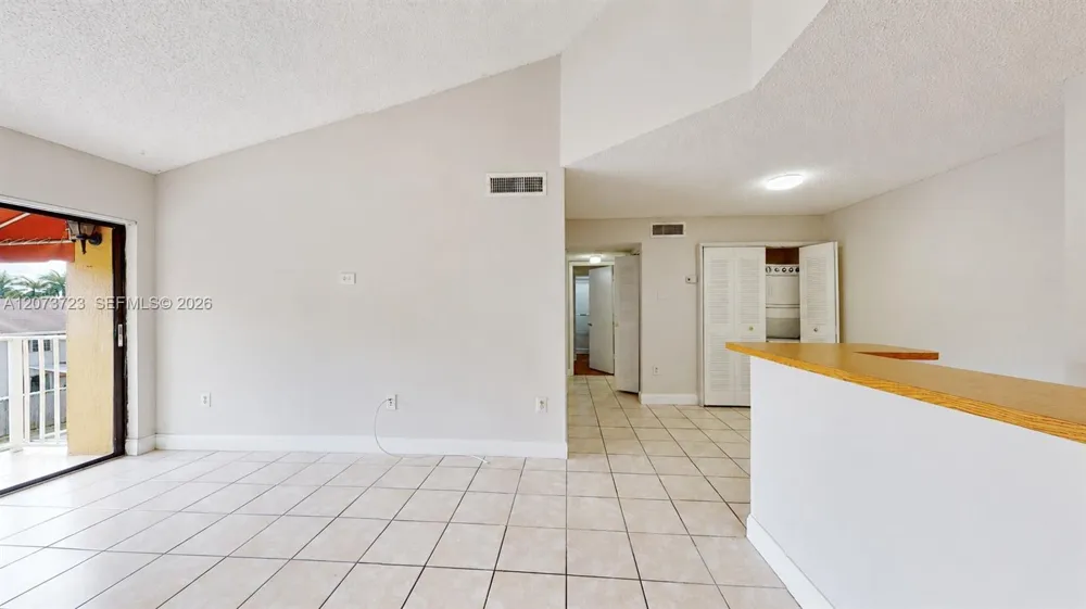 15600 SW 80th St #L-304 Miami, FL 33193