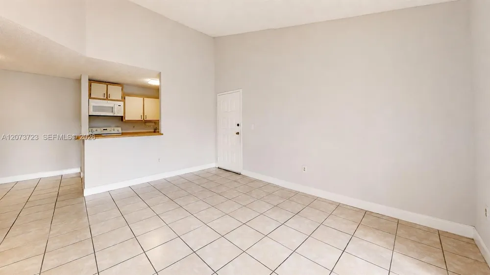 15600 SW 80th St #L-304 Miami, FL 33193