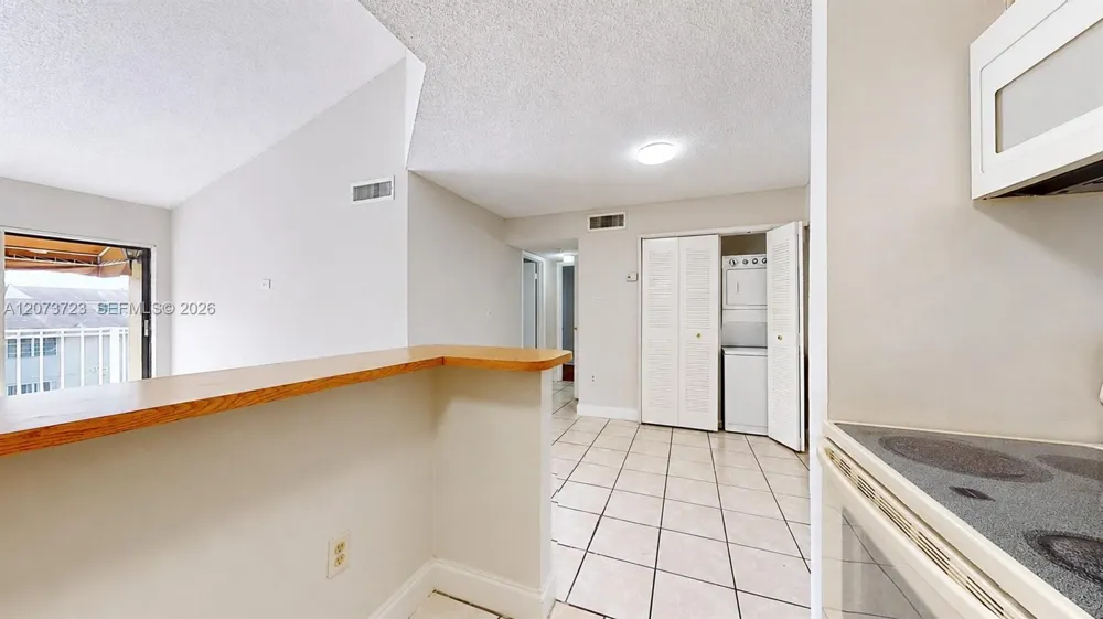 15600 SW 80th St #L-304 Miami, FL 33193
