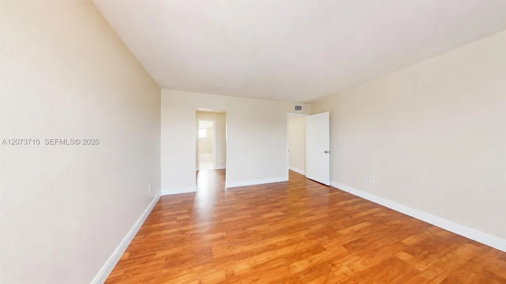 9363 Fontainebleau Blvd #H205 Miami, FL 33172