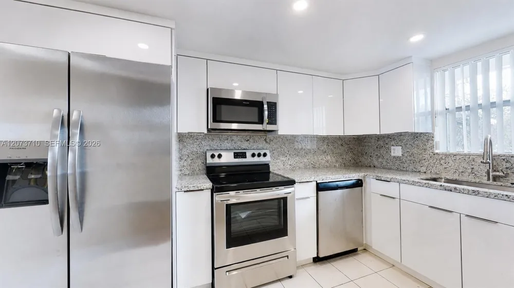 9363 Fontainebleau Blvd #H205 Miami, FL 33172
