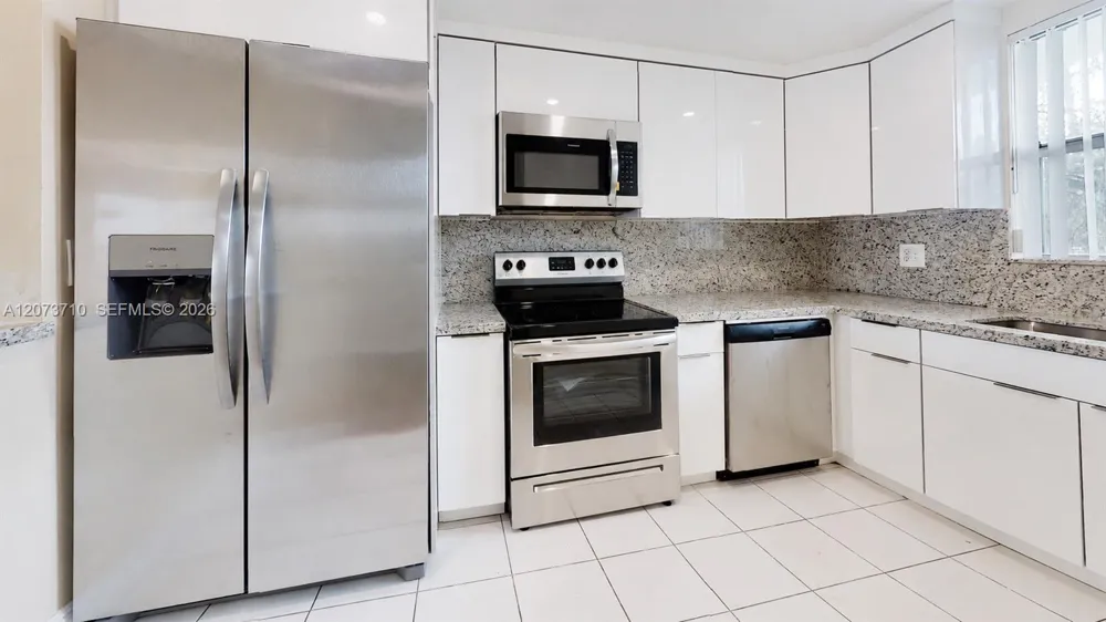 9363 Fontainebleau Blvd #H205 Miami, FL 33172