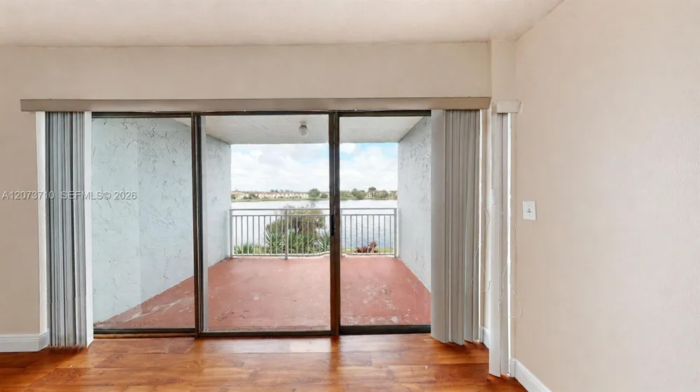 9363 Fontainebleau Blvd #H205 Miami, FL 33172