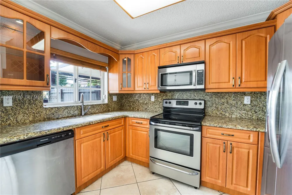 15354 SW 36th Ter Miami, FL 33185