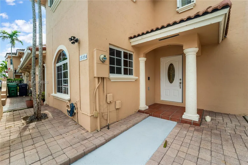 15354 SW 36th Ter Miami, FL 33185