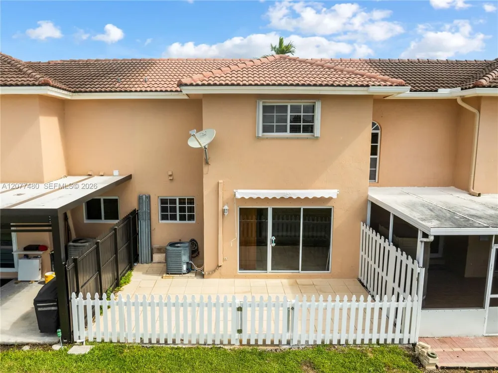15354 SW 36th Ter Miami, FL 33185