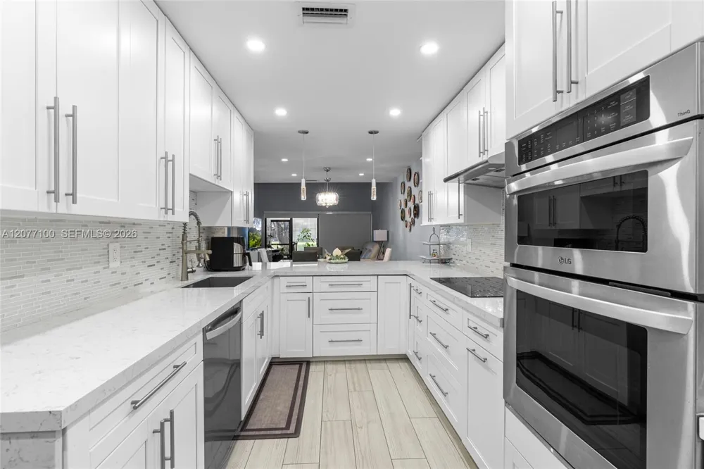 1064 NW 97th Ave #219 Pembroke Pines, FL 33024