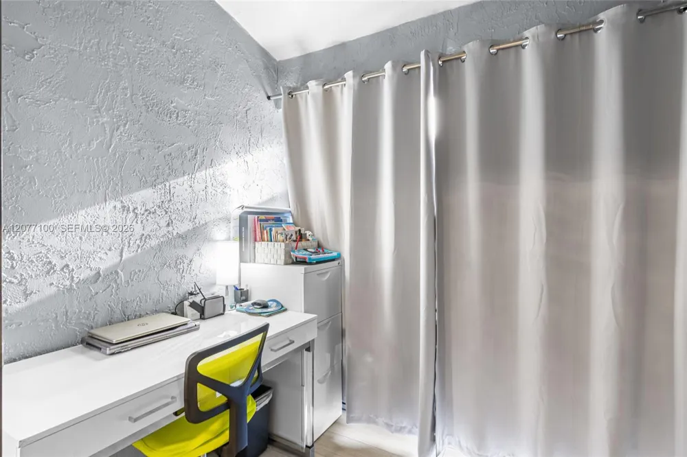 1064 NW 97th Ave #219 Pembroke Pines, FL 33024