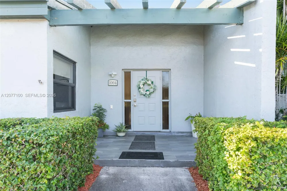 1064 NW 97th Ave #219 Pembroke Pines, FL 33024