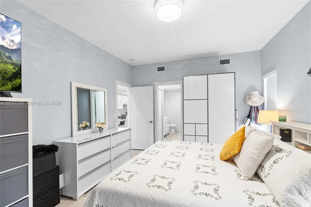 1064 NW 97th Ave #219 Pembroke Pines, FL 33024