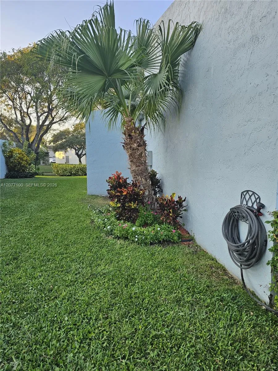 1064 NW 97th Ave #219 Pembroke Pines, FL 33024