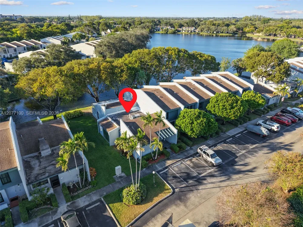 1064 NW 97th Ave #219 Pembroke Pines, FL 33024