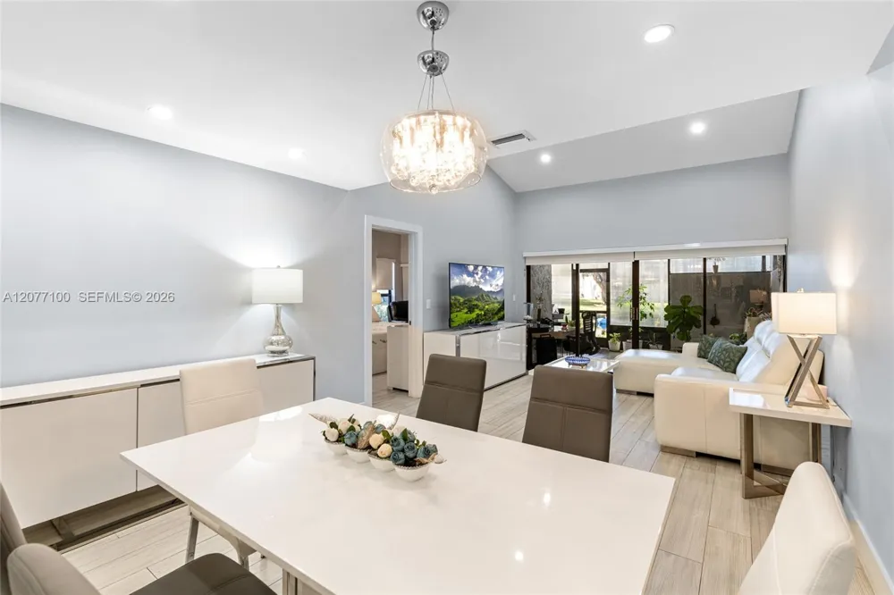 1064 NW 97th Ave #219 Pembroke Pines, FL 33024