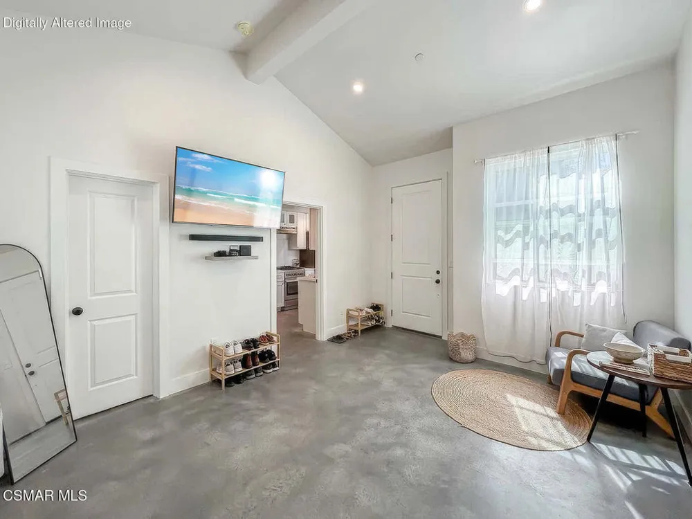 2465 Chiquita Lane #B Thousand Oaks, CA 91362