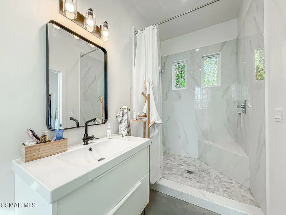 2465 Chiquita Lane #B Thousand Oaks, CA 91362