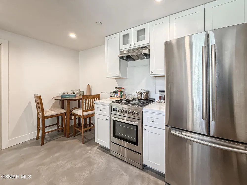 2465 Chiquita Lane #B Thousand Oaks, CA 91362
