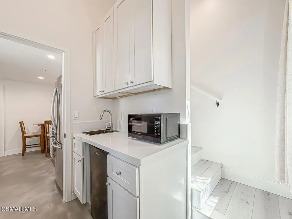 2465 Chiquita Lane #B Thousand Oaks, CA 91362