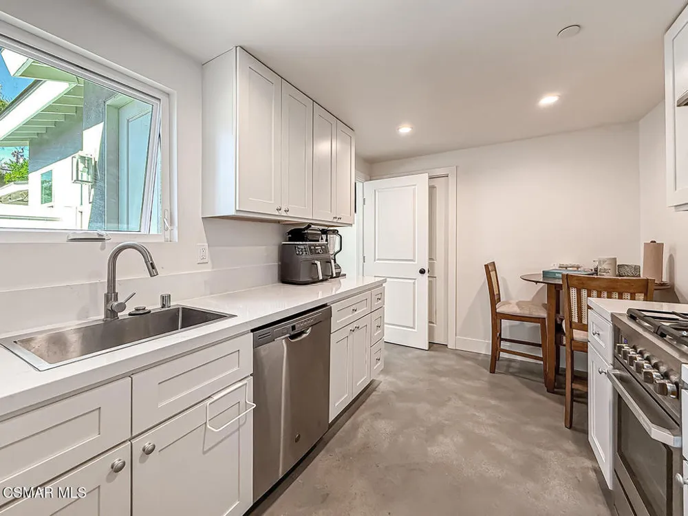 2465 Chiquita Lane #B Thousand Oaks, CA 91362