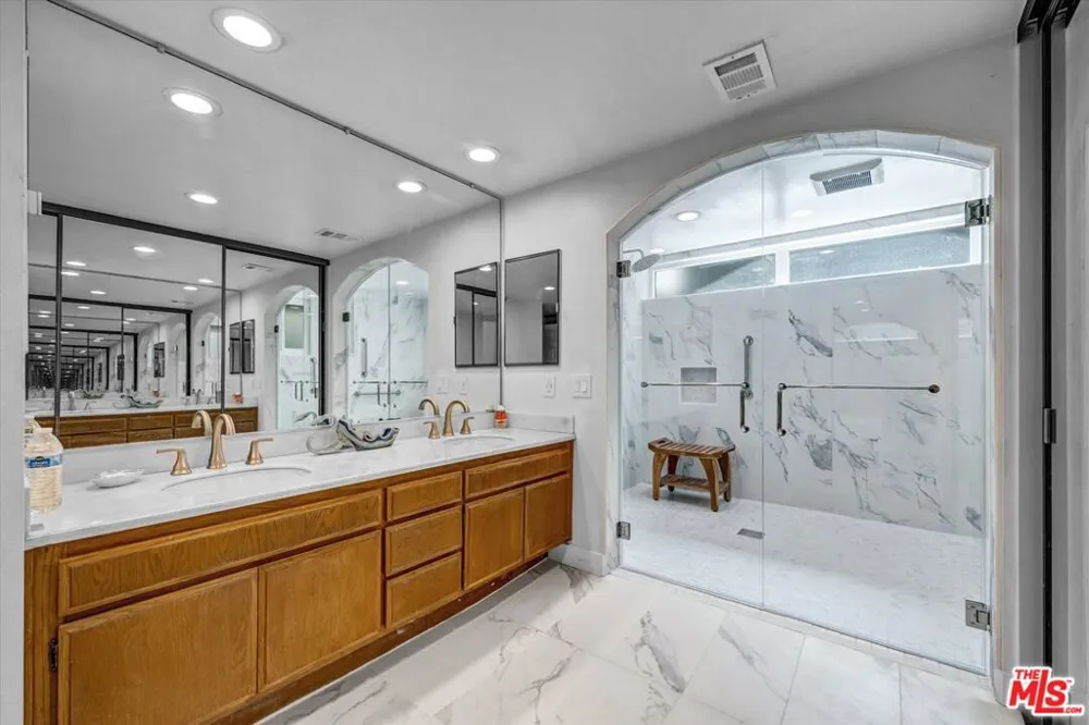 17 Castillo Irvine, CA 92620