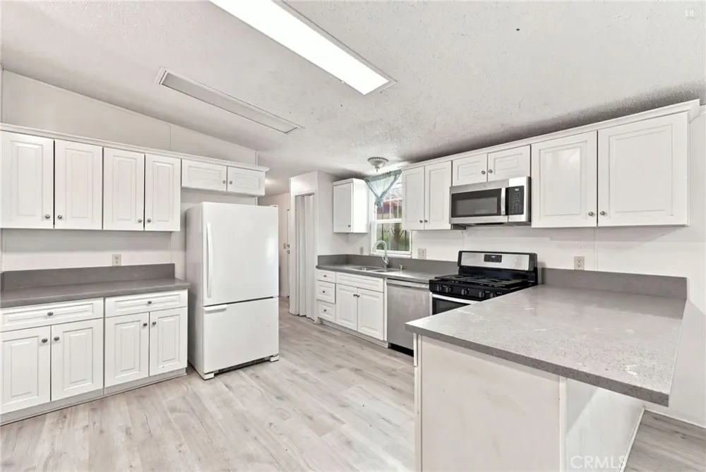 7124 7th Street Phelan, CA 92371